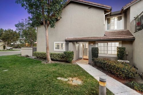 530 Mint Ln, Anaheim, CA 92808-1939