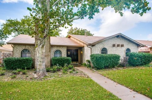 2929 Winterberry Dr, Carrollton TX  75007-5326 exterior