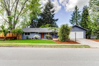 10217 163rd Ave, Redmond, WA 98052-3014