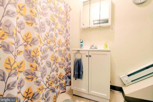 1945 61 St, Philadelphia PA 19142-0014 exterior