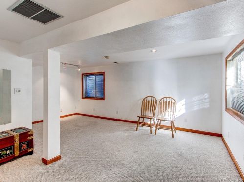 20695 Oxford Pl, Denver CO 80014-5137 exterior