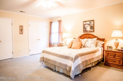 14 Cornell Ct, Tinton Falls NJ 07724-9720 exterior