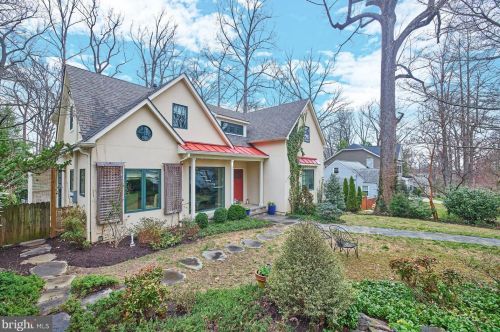 1310 Robinson Pl, Falls Church, VA 22046-3816