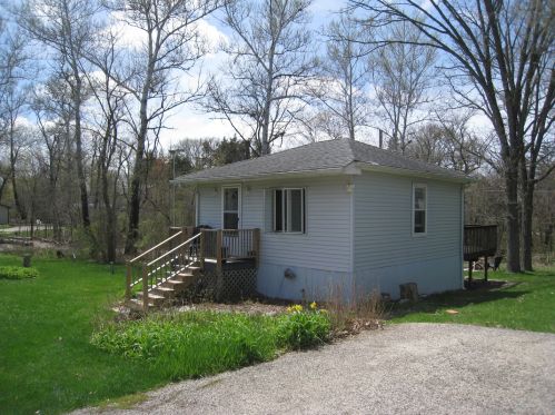 40218 Dell Dr, Antioch, IL 60002-9511