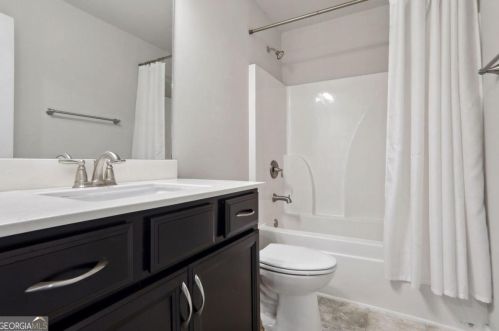 7021 Kingswood Run Dr, Atlanta GA  30340-1865 exterior