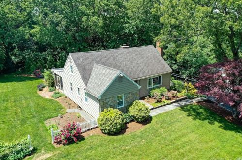 79 Stancliff Rd, Glastonbury, CT 06033-3643