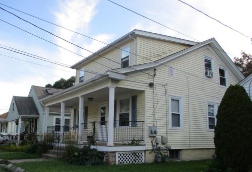 4 Columbia Ave, Lincoln, RI 02865-3212