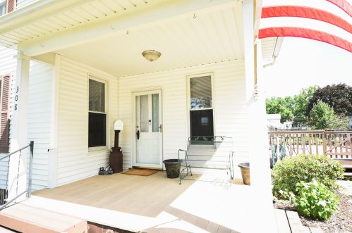 308 Dixon St, Stratford, IL 61064-1207
