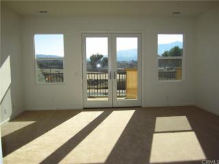 10868 Portofino Ln, Riverside CA  92503-5213 exterior