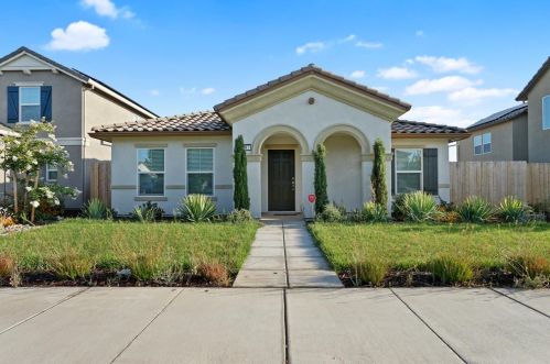 1743 Woodward Ave, Manteca, CA 95337-8944
