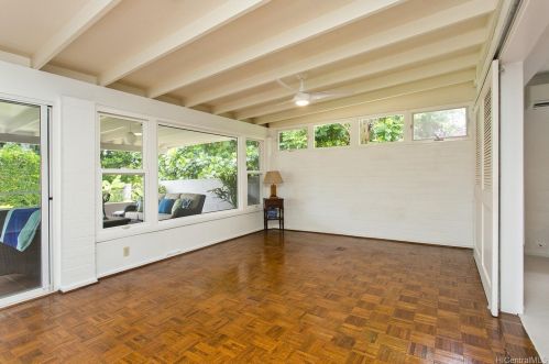 39 Makaweli St, Honolulu HI  96825-2148 exterior