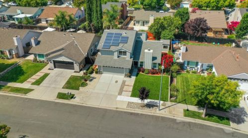9245 El Caminito, Gilroy, CA 95020-7453