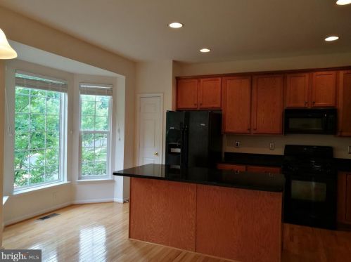 4947 Chaste Tree Pl, Woodbridge, VA 22192-5441