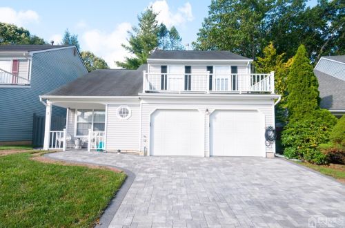3 Portsmouth Dr, Old Bridge, NJ 08857-3116