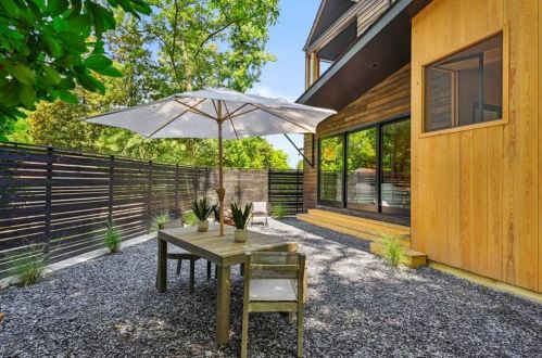 454 Beverly Rd, Atlanta GA  30309-2731 exterior