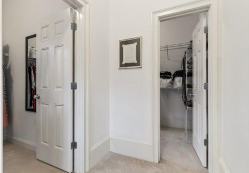 304 Frst Vly Ct, Atlanta GA  30342-2353 exterior