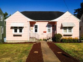 953 Fowler St, Raymond, WA 98577-4612