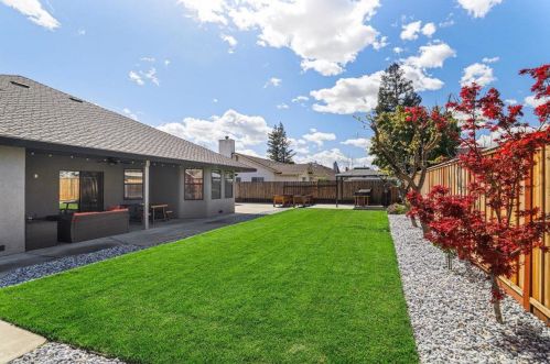 2665 Hawkeye Ave, Turlock CA  95380-2950 exterior