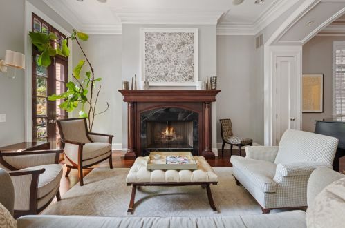 1326 Henderson St, Chicago, IL 60657-1406