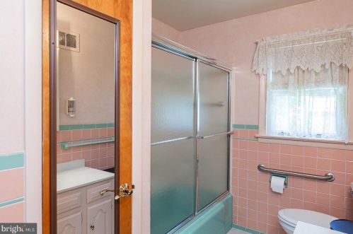 54 Sunrise Ave, Lancaster PA  17601-3942 exterior