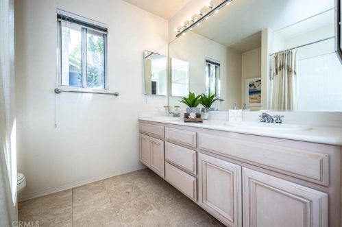 7551 Hollow Oak Rd, Anaheim CA  92808-1429 exterior
