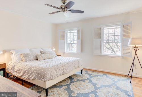 5271 Bradgen Ct, Springfield VA  22151-3505 exterior