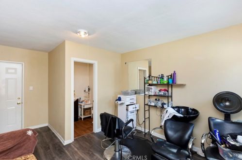 8656 Indiana Ave, Riverside CA  92504-4047 exterior