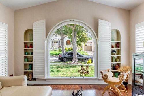 1151 Cedar St, Glendale CA  91207-1728 exterior