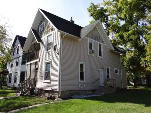 538 Winnebago St, Rockford, IL 61103-6739