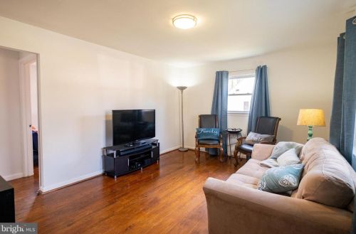 1415 D St, Woodbridge, VA 22191-1709