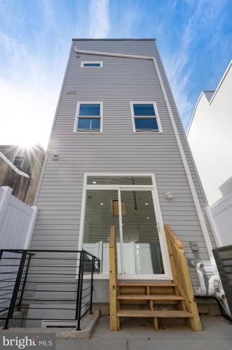 1937 4 St, Philadelphia PA 19140-2417 exterior