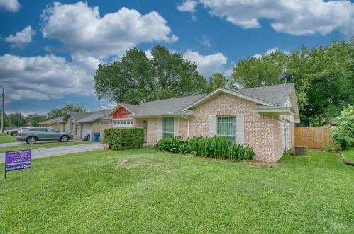 1214 Monaco Dr, Lewisville, TX 75067-5612