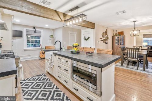 27 Lochatong Rd, Trenton NJ 08628-1608 exterior