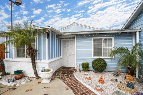3927 115th St, Hawthorne, CA 90250-2621