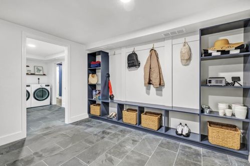 26 Perch Rd, Huntington CT  06484-1824 exterior