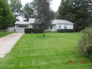 8429 Brentwood Rd, Omaha NE  68114-4233 exterior