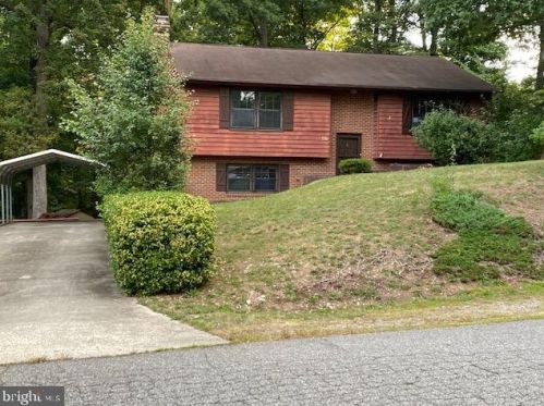 115 Bowen Dr, Fredericksburg, VA 22407-1432