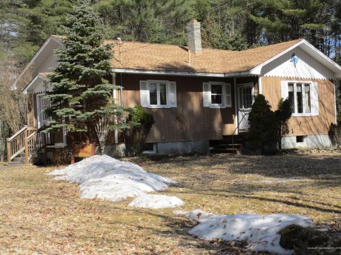 11 Norway Center Rd, Norway, ME 04268-4432