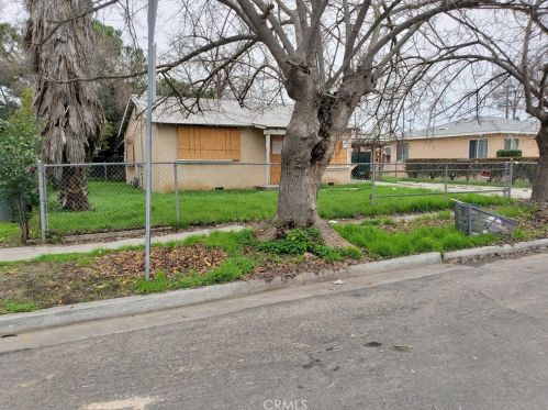 2485 Page Ave, Fresno, CA 93725-1539