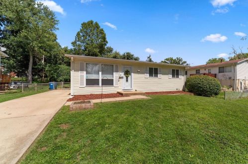1569 Ville Maura Ln, Hazelwood, MO 63042-1657