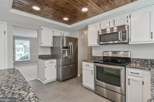 8407 Paige Glen Ave, Springfield VA  22152-3543 exterior