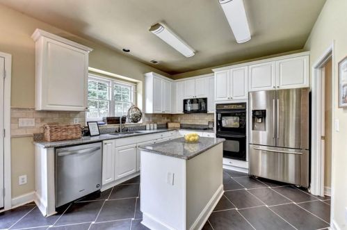 621 Catamount Way, Lilburn, GA 30047-8952