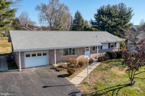 1035 Devonshire Rd, Lancaster PA  17601-1610 exterior