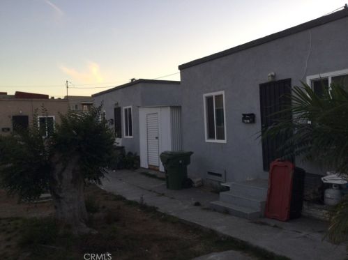 208 Poplar St, Compton, CA 90220-2417