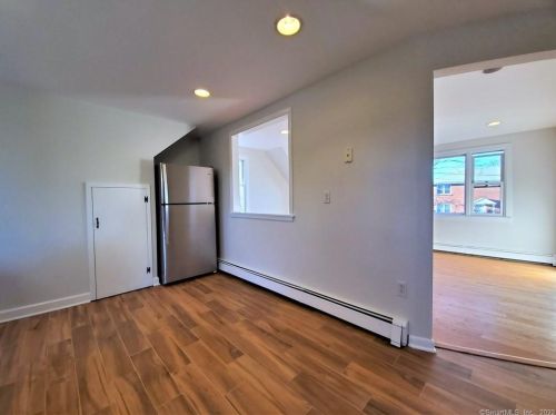 26 Lenox Ave, Norwalk, CT 06854-4024