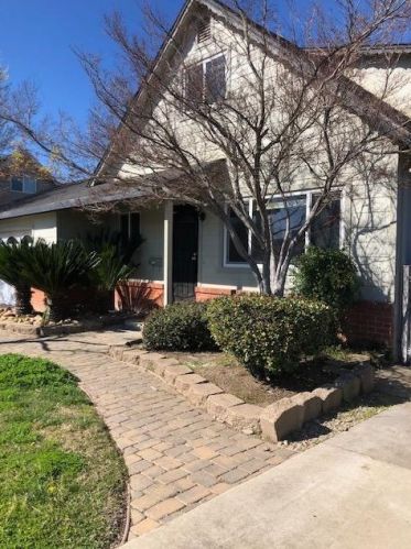 1819 Lake St, Lodi, CA 95242-2440