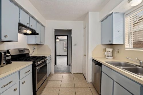 1611 Cantrell, Conroe TX  77301-4008 exterior