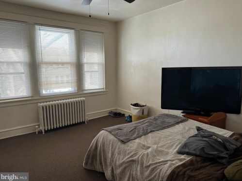 250 Comly St, Philadelphia PA 19120-1124 exterior