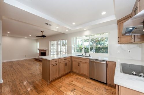 6 Elderberry, Irvine CA  92603-3703 exterior