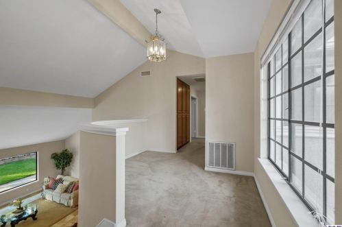 2520 Flintridge Dr, Glendale CA  91206-1033 exterior